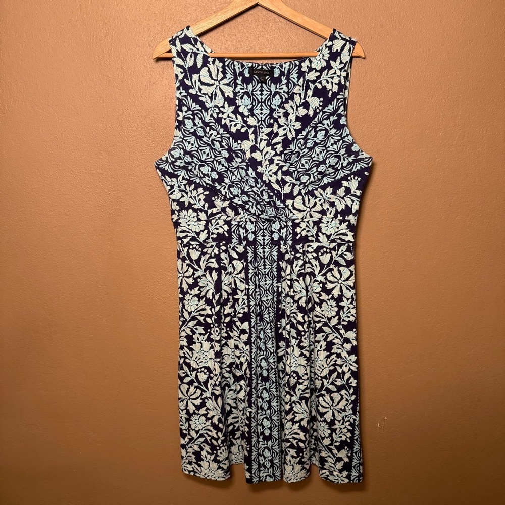 Lands End Navy, Baby Blue, & White Floral Fit-and-Flare Shift Dress Size Large